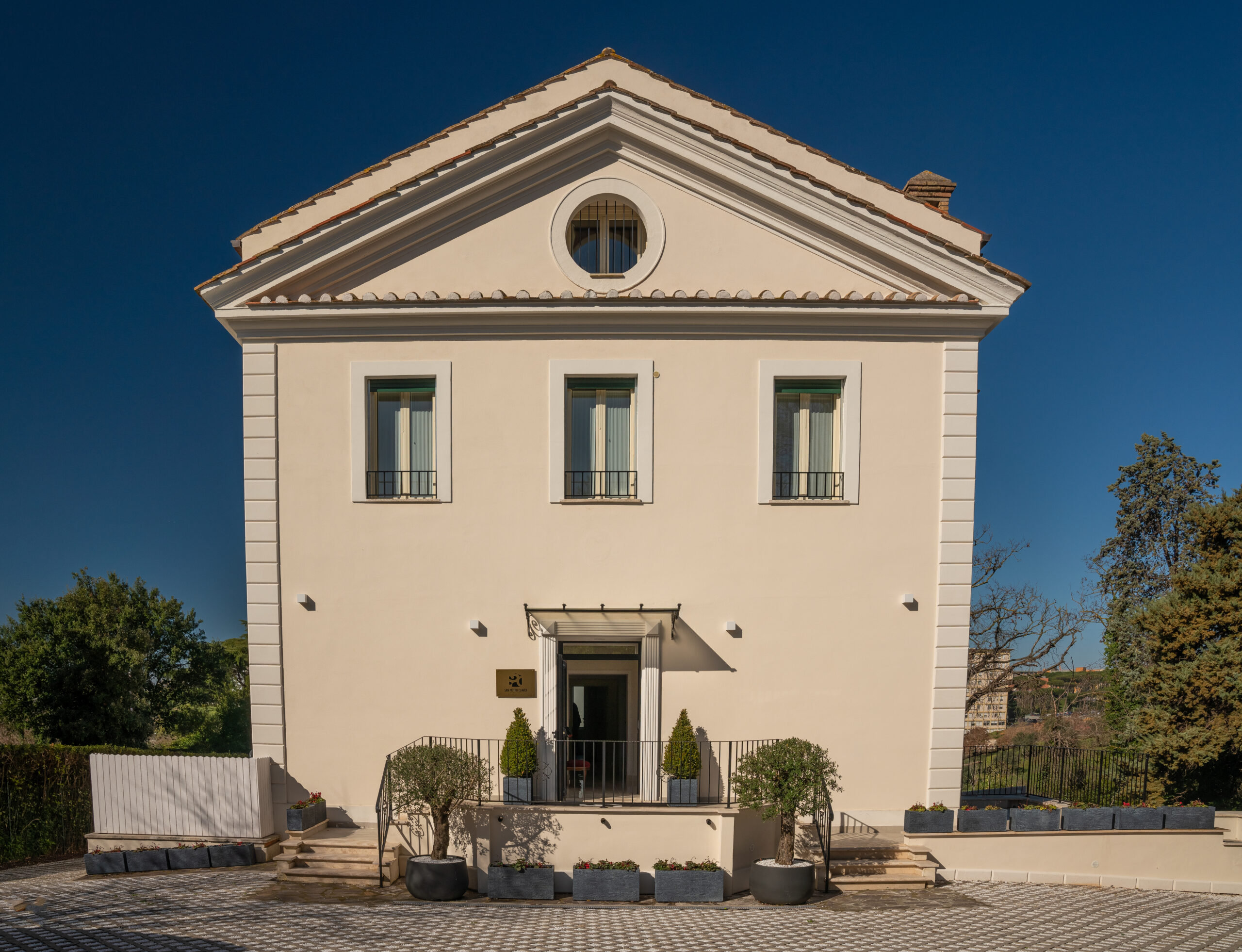 Gli esterni del Monastero San Pietro Claver